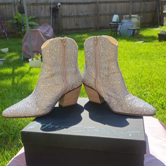 Betsey Johnson Silver Glitter Heeled Boots - Picture 3 of 6